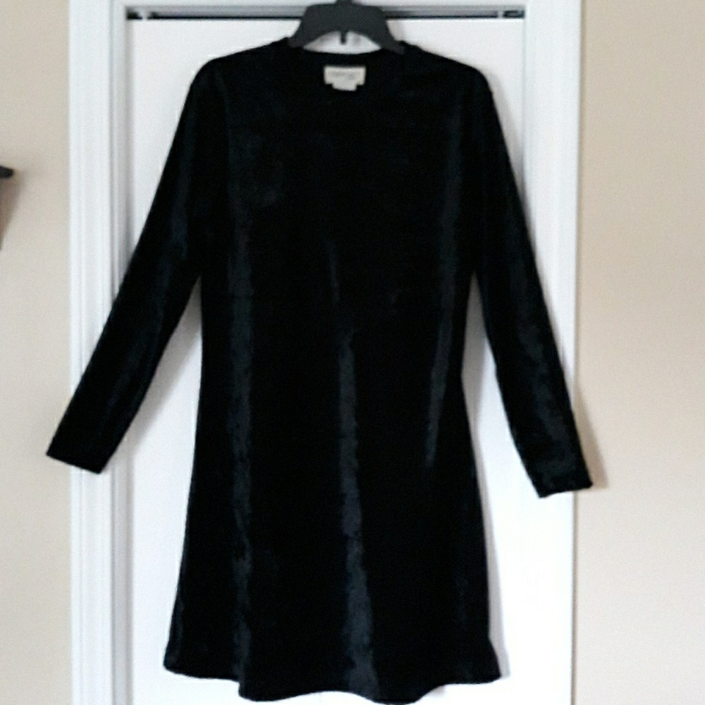 Black Velvet Long Sleeve Dress